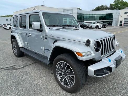 Used 2023 Jeep Wrangler Unlimited Sahara AWD/4WD image 3