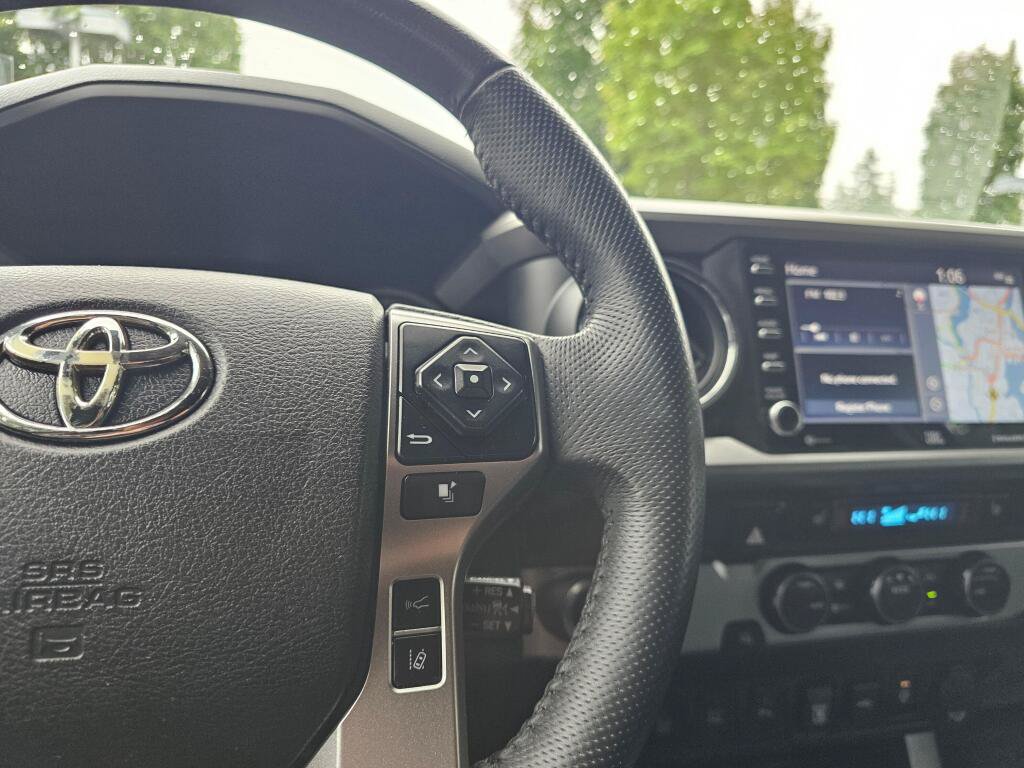 Used 2021 Toyota Tacoma Limited RWD image 33