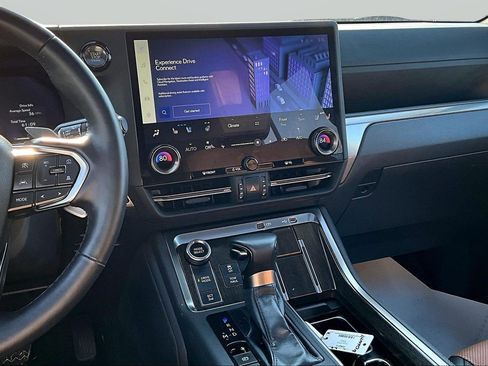 Used 2024 Lexus GX 550 w/ Accessory Package (Z1) image 6