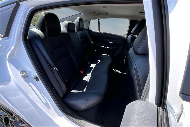 New 2027 Nissan Sentra SR w/ SR Premium Package FWD image 9