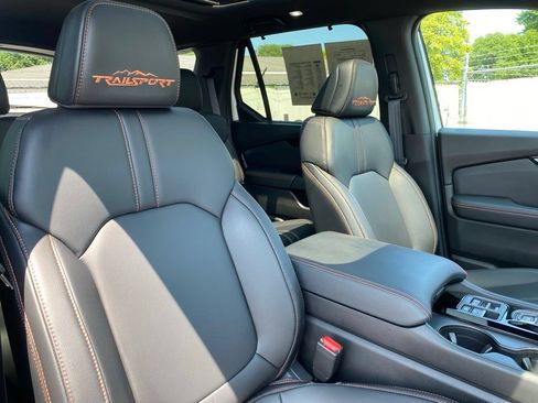 Used 2023 Honda Pilot TrailSport image 21