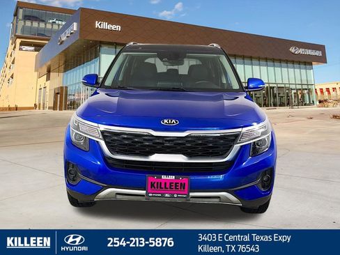 Used 2021 Kia Seltos EX image 2