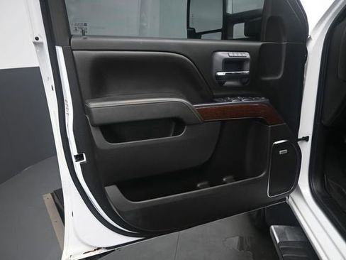 Used 2015 GMC Sierra 2500 SLT AWD/4WD image 12