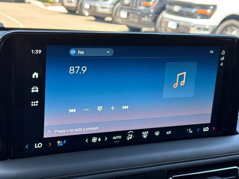 New 2025 Lincoln Aviator 2WD w/ Equipment Group 101A image 18