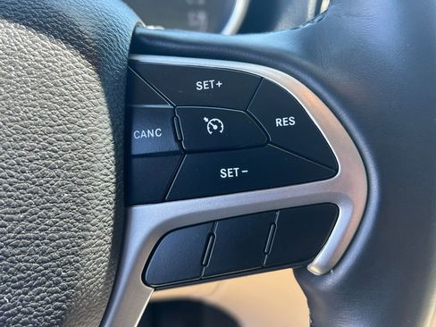 Used 2022 Jeep Grand Cherokee Laredo E w/ Security & Convenience Group image 33