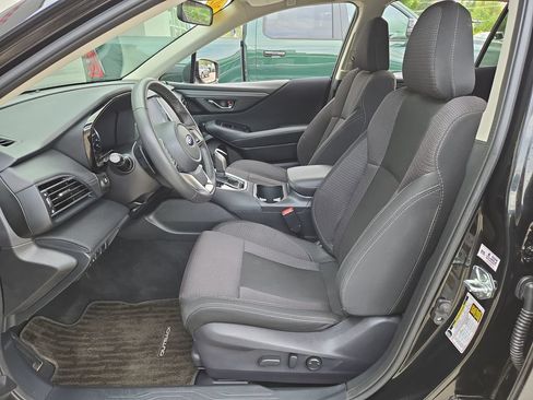 Used 2025 Subaru Outback Premium AWD/4WD image 14