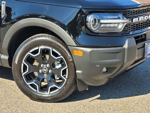 Certified 2025 Ford Bronco Sport Outer Banks w/ Outer Banks Tech Package+ AWD/4WD image 9