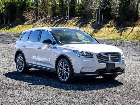 Used 2021 Lincoln Corsair AWD w/ Premium Package image 10