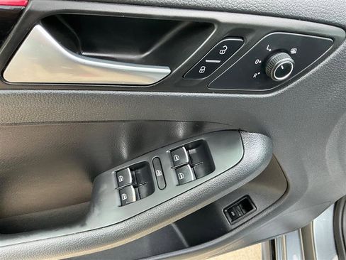 Used 2017 Volkswagen Jetta GLI FWD image 27