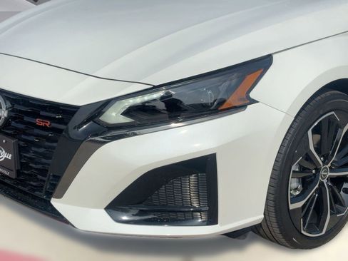 New 2025 Nissan Altima 2.5 SR w/ SR Premium Package image 11
