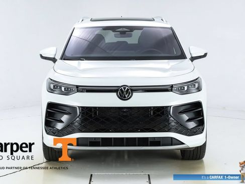 Used 2025 Volkswagen Tiguan SEL R-Line AWD/4WD image 16