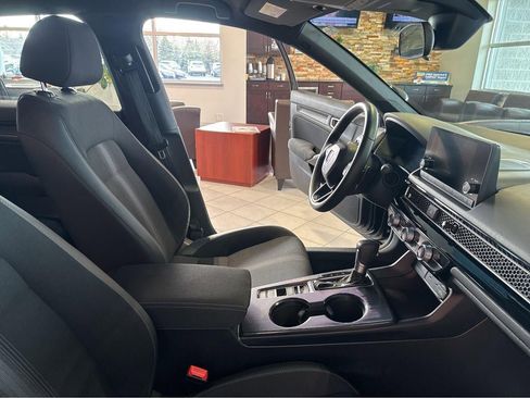 Used 2025 Honda Civic Sport image 28