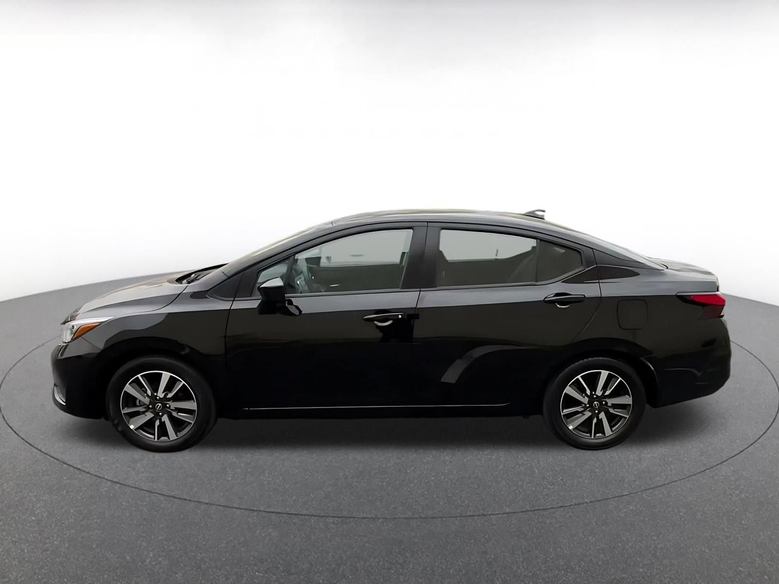 Used 2025 Nissan Versa SV FWD image 8