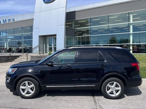 Used 2016 Ford Explorer XLT w/ Equipment Group 202A AWD/4WD image 3