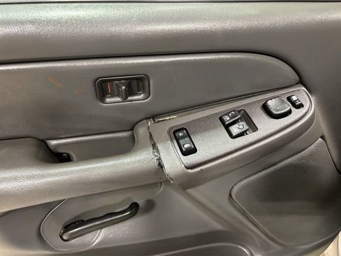 Used 2004 GMC Sierra 1500 SLE w/ Light Duty Power Package AWD/4WD image 13
