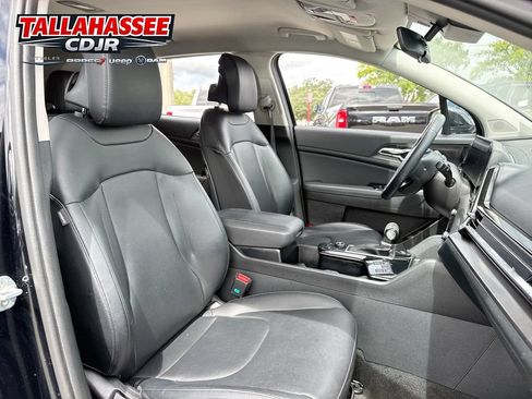 Used 2023 Kia Sportage EX FWD image 34