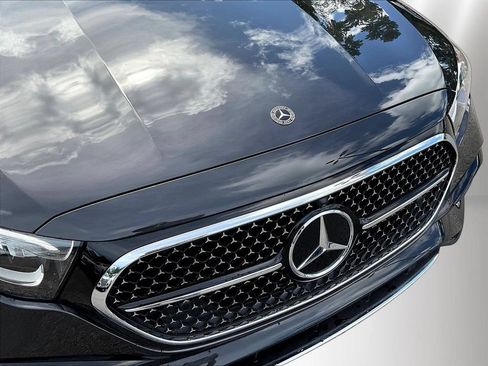 Certified 2025 Mercedes-Benz E 350 4MATIC Sedan w/ MBUS Superscreen Package image 35