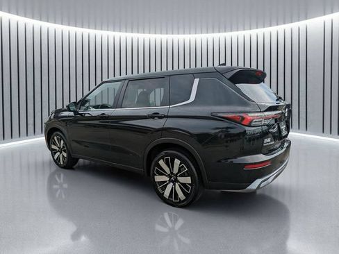 Used 2025 Mitsubishi Outlander SE FWD image 6