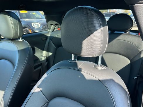 Used 2022 MINI Cooper 2-Door Hardtop image 14