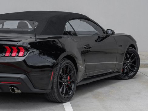 Used 2025 Ford Mustang GT Premium RWD image 7