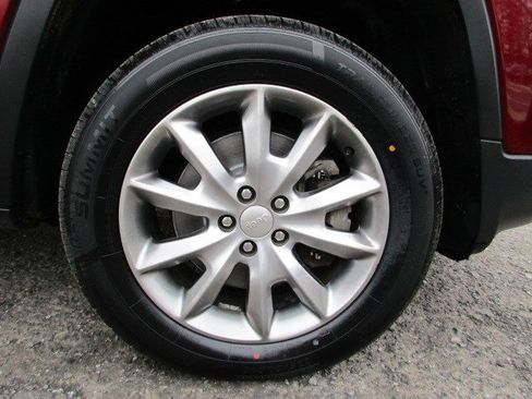 Used 2018 Jeep Cherokee Limited image 15