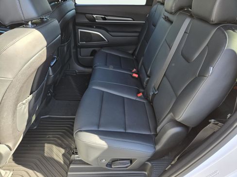 New 2025 Kia Telluride LX image 17
