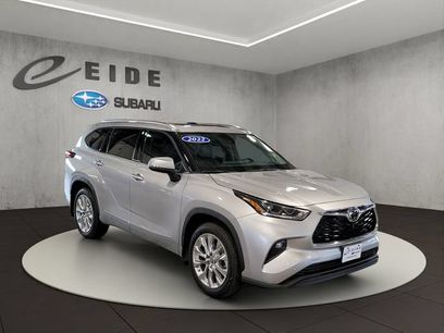 Used 2022 Toyota Highlander Limited