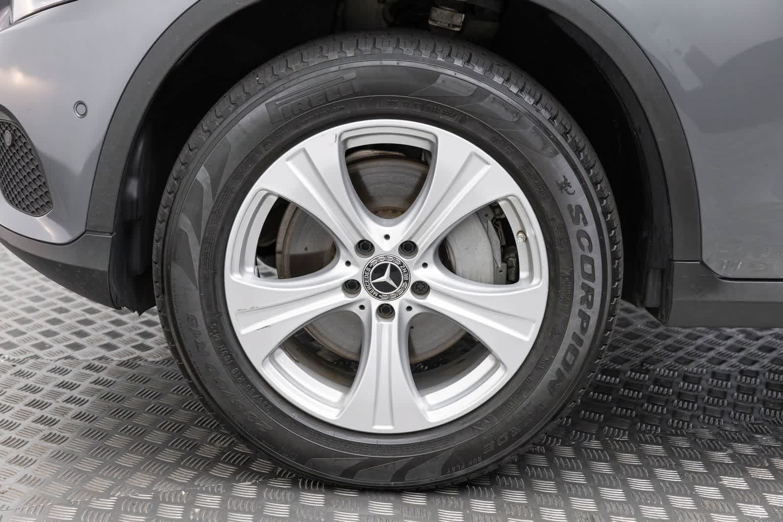 Used 2018 Mercedes-Benz GLC 300 4MATIC image 8