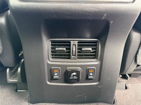 Used 2016 Nissan Titan PRO-4X w/ Pro-4x Convenience Package AWD/4WD image 28