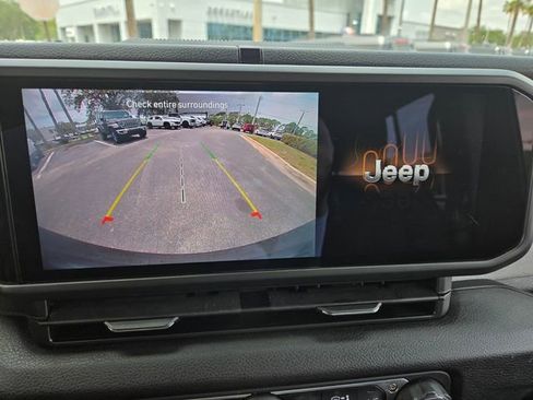 Used 2025 Jeep Wrangler Unlimited Sport AWD/4WD image 23