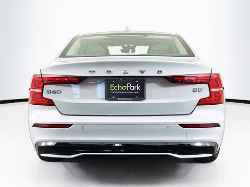 Used 2025 Volvo S60 B5 Plus image 7