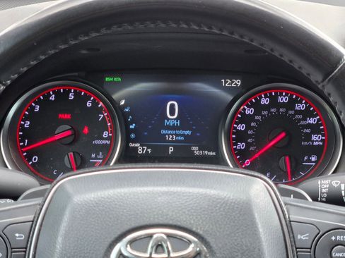 Used 2022 Toyota Camry XSE FWD image 23