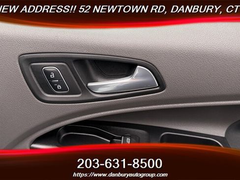 Used 2022 Ford Transit Connect XLT FWD image 12