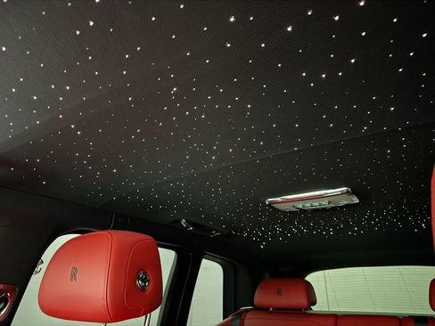 Used 2024 Rolls-Royce Cullinan AWD/4WD image 39