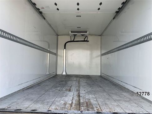 Used 2024 Chevrolet Express 3500 w/ Power Convenience Package RWD image 8