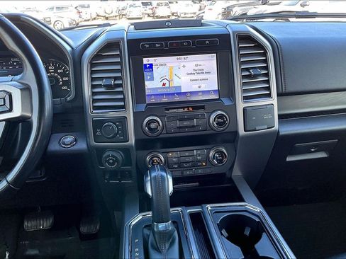 Used 2019 Ford F150 Platinum w/ Equipment Group 701A Luxury image 8