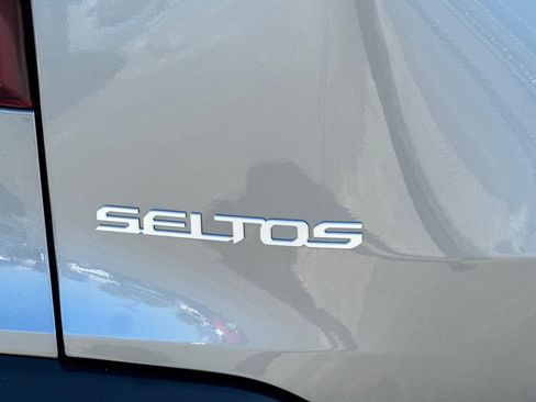 New 2026 Kia Seltos LX FWD image 25