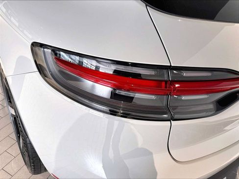 New 2026 Porsche Macan AWD/4WD image 31