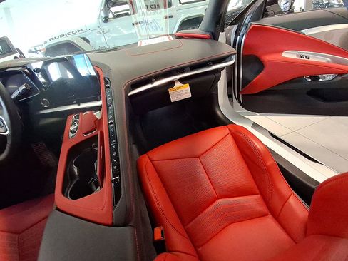 Used 2024 Chevrolet Corvette Stingray Preferred Cpe w/ Z51 Performance Package RWD image 11