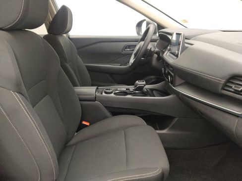 Used 2024 Nissan Rogue S image 21