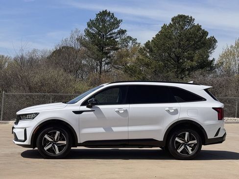 Used 2023 Kia Sorento S FWD image 3