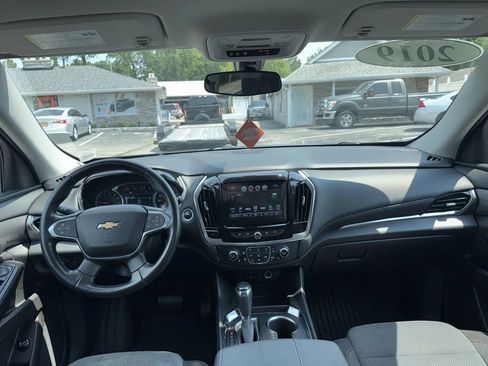 Used 2019 Chevrolet Traverse LT AWD/4WD image 11