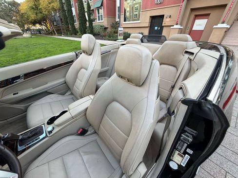 Used 2013 Mercedes-Benz E 550 Cabriolet image 30