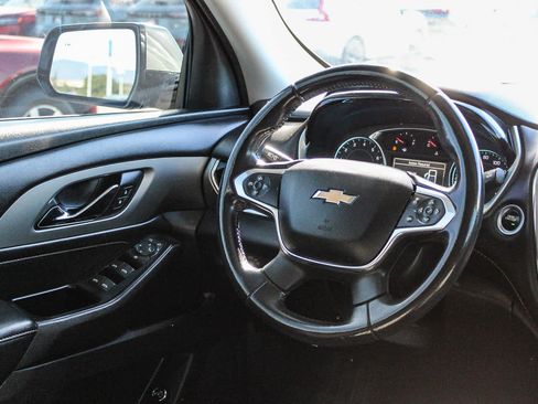Used 2019 Chevrolet Traverse LT image 14
