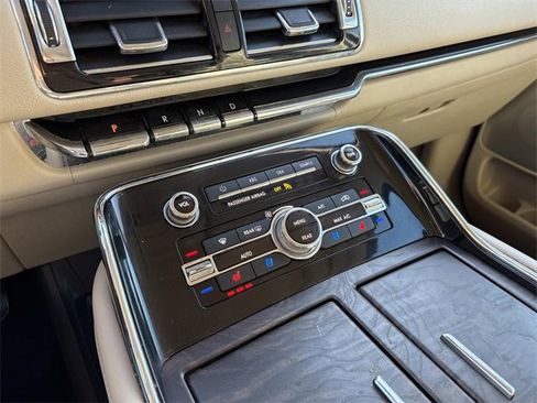 Used 2019 Lincoln Navigator Reserve image 33