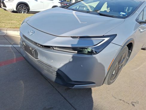 Used 2023 Toyota Prius LE image 10