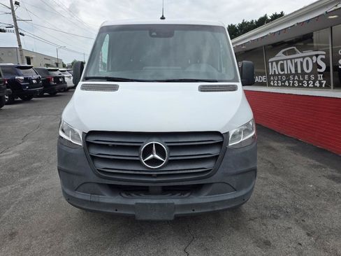 Used 2022 Mercedes-Benz Sprinter 1500 image 4
