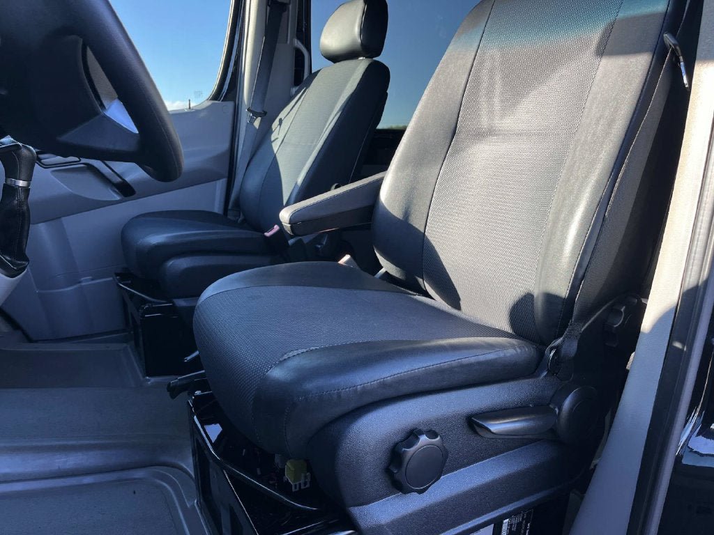 Used 2015 Mercedes-Benz Sprinter 2500 image 28