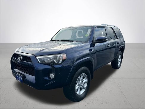 Used 2018 Toyota 4Runner SR5 Premium image 2