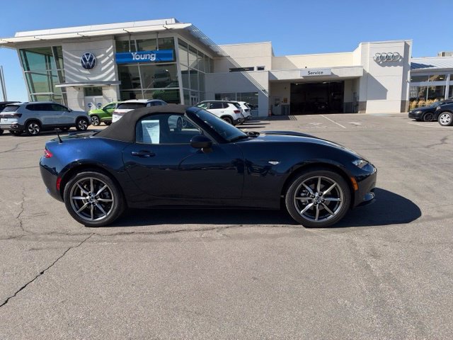 Used 2022 MAZDA MX-5 Miata Grand Touring RWD image 2